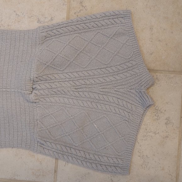 Elegant Gray Cable Knit Lounge Shorts - Picture 3 of 6